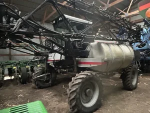 2003 Hagie Self Propelled Sprayer, 90′ Boom, 20″ Row Spacing, Poly Tank