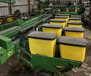 1997 JOHN DEERE 1770 PLANTER, 16 ROW, 30″ ROW SPACING