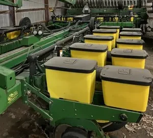 1997 JOHN DEERE 1770 PLANTER, 16 ROW, 30″ ROW SPACING