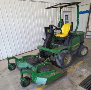 2013 JOHN DEERE 1565 LAWNMOWER, FRONT DECK, 72″ WIDTH, 38 HP DIESEL ENGINE